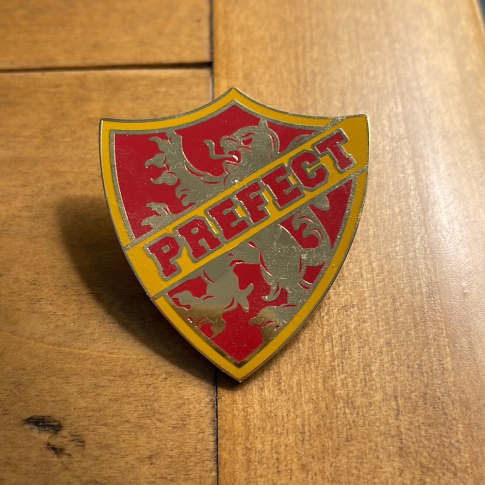 Gryffindor Prefect pin - Wizarding World of Harry Potter